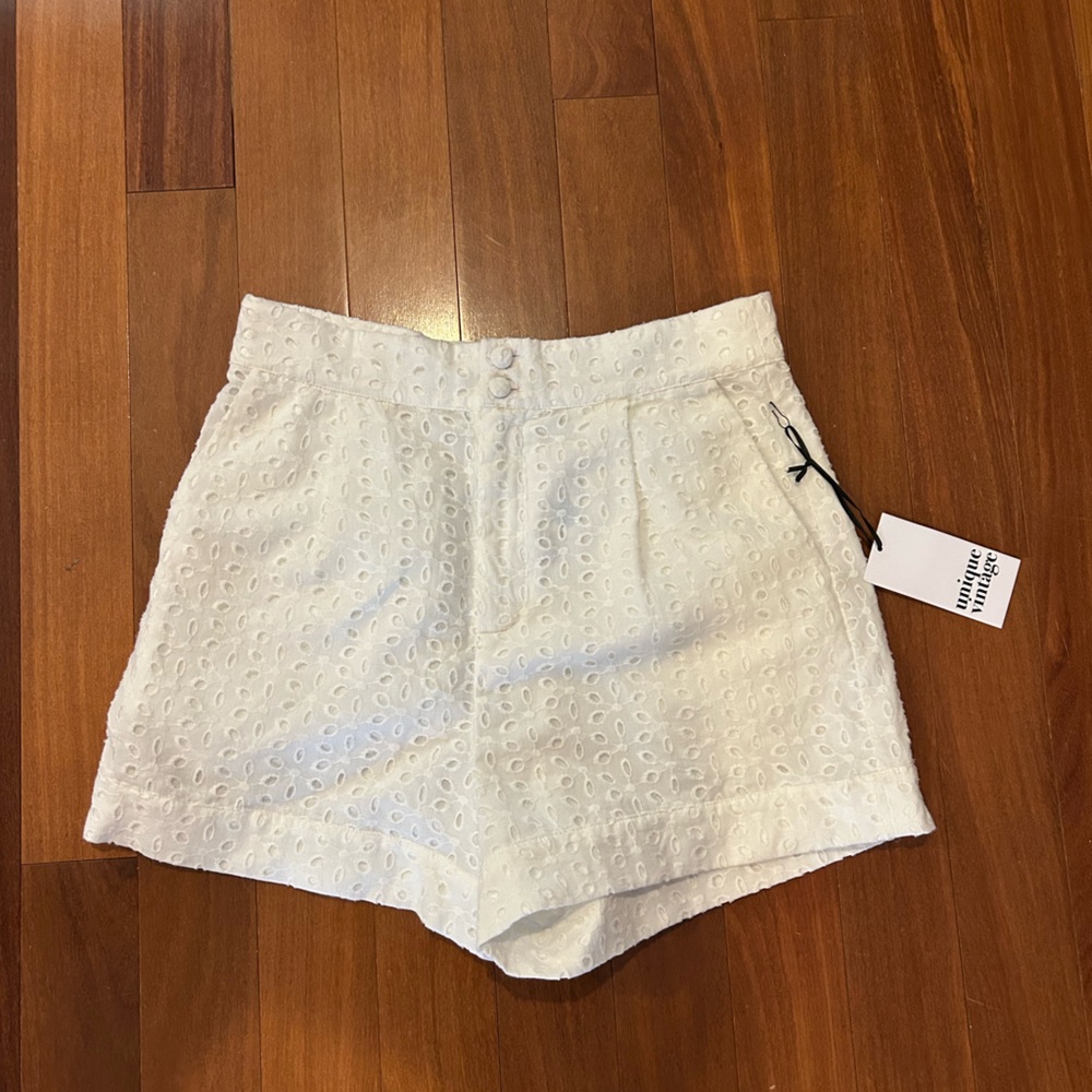 Unique Vintage White Eyelet High Waist Shorts size M